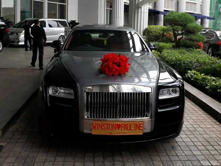 Sewa mobil rolls royce Rental rolls royce VIP Rent Car
