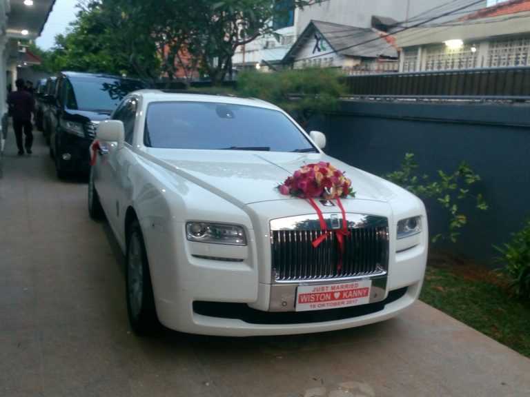 Sewa mobil rolls royce Rental rolls royce VIP Rent Car