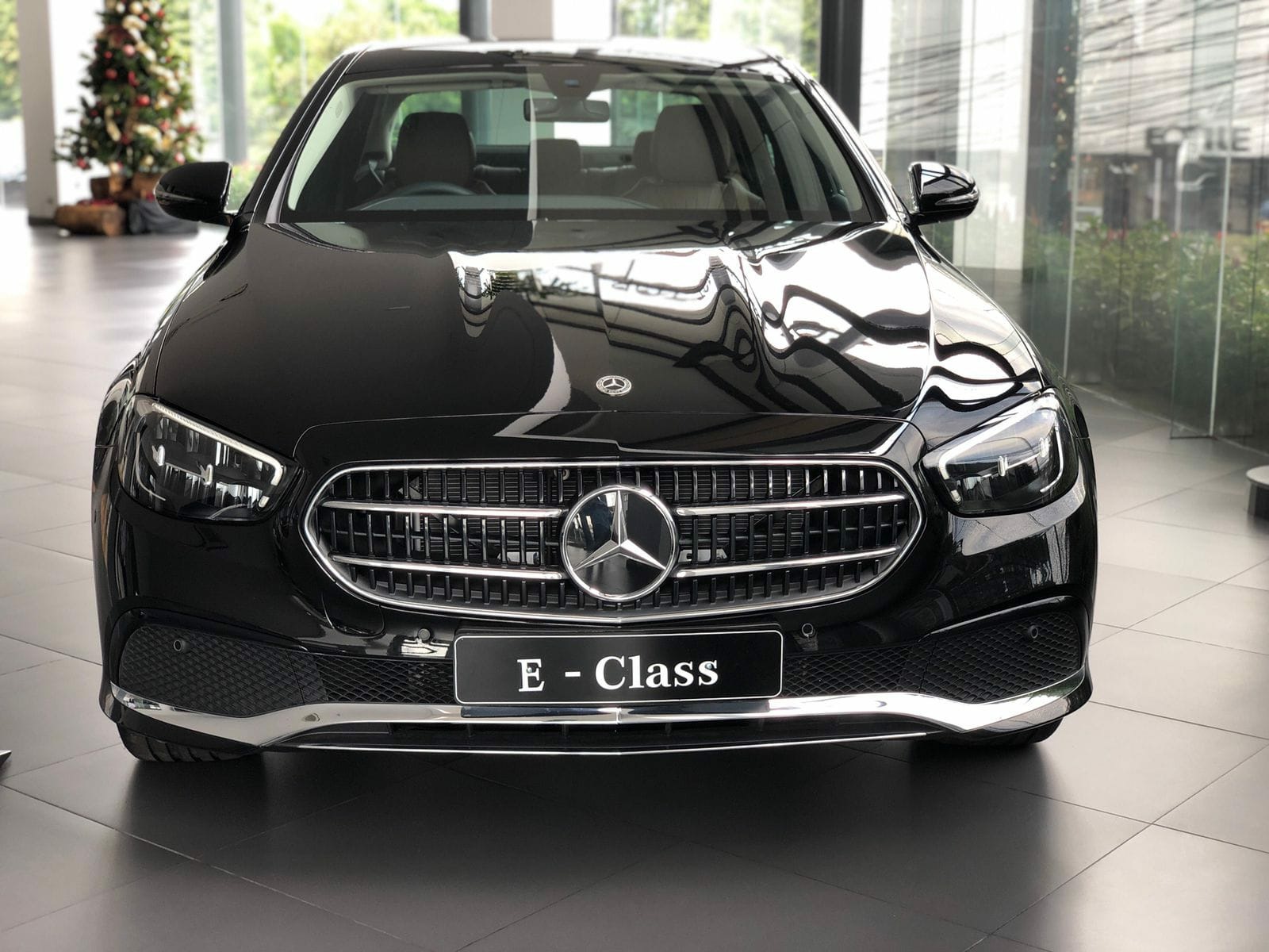 rental mobil mercedes benz E class, sewa mercy e class, sewa mercedes benz e class, rental mobil mewah mercedes benz e class, wedding car e class, sewa mobil pengantin mercy e class